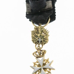 Belle médaille de commandeur de l'Ordre de Malte en or et émail.