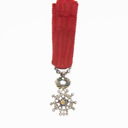Médaille miniature de luxe de la l’Ordre de la Légion d’Honneur avec diamants et émeraudes.