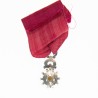 Belle miniature de la légion d'honneur ornée de diamants.