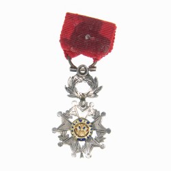 Miniature de la légion d'honneur d'époque second empire avec un diamant à la bélière.