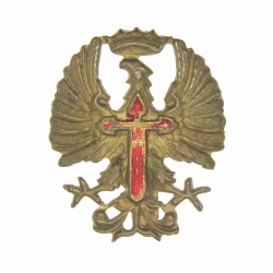 Espagne.  Rare insigne militaire de l’armée Espagnole ( 1936-1939), aigle sous couronne portant une croix rouge.