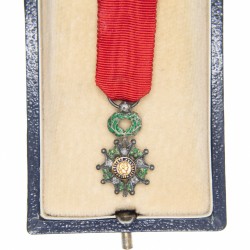 Légion d'honneur, médaille d’époque 3eme république en miniature avec diamants.