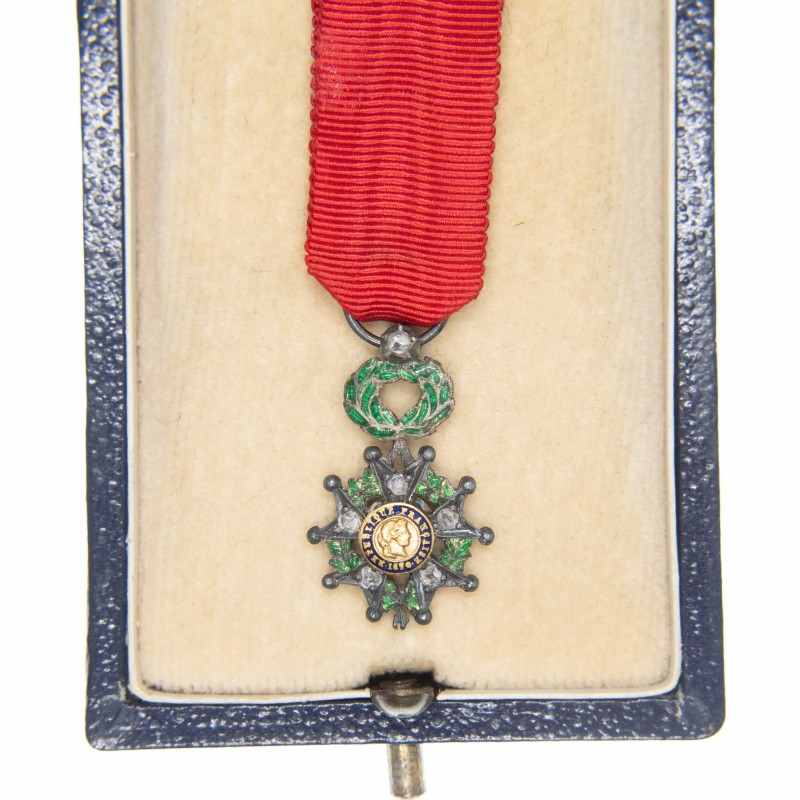 Légion d'honneur, médaille d’époque 3eme république en miniature avec diamants.