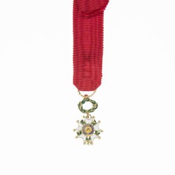Médaille d'officier en miniature de l’ordre de la légion d’honneur, en or et émail.