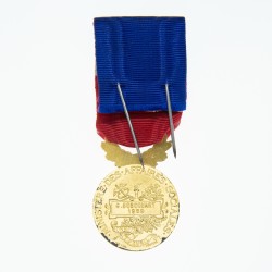 Médaille d’officier de la Médaille du Travail.
