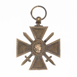 Médaille de la Croix de Guerre 1914-1918. Bon état.