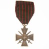 Médaille de la Croix de Guerre 1914-1918. Ruban avec palme et étoiles .
