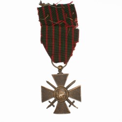 Médaille de la Croix de Guerre 1914-1918. Ruban avec palmes et étoiles.