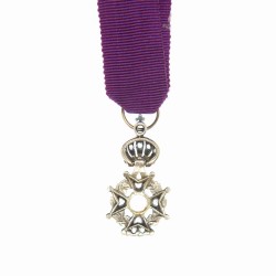 BELGIQUE. Médaille miniature de l’ordre de Léopold surmontée de brillants.