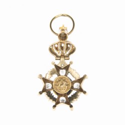 BELGIQUE. Superbe médaille de l’ordre de Léopold en or, diamants, et émail.