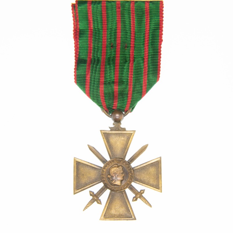 Croix de guerre 1914-1917 en bronze. Ruban.