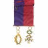 Bel ensemble de deux médailles miniatures en or montées sur une barrette avec ruban aux couleurs des deux ordres :