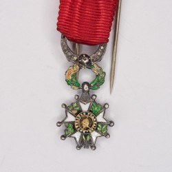 Médaille miniature de la légion d'honneur avec diamant.