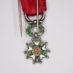 Médaille miniature de la légion d'honneur avec diamant.