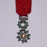 Miniature medal of the Legion of Honour of the third republic with diamonds with a beaker.