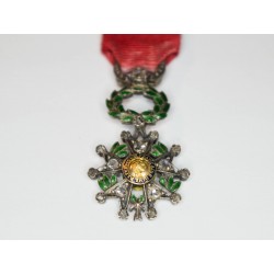 Miniature medal of the Order of the Legion of Honor luxury model 3rd republic in gold, silver, diamonds, and enamel.