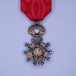 Miniature medal of the Legion of Honour with diamonds.