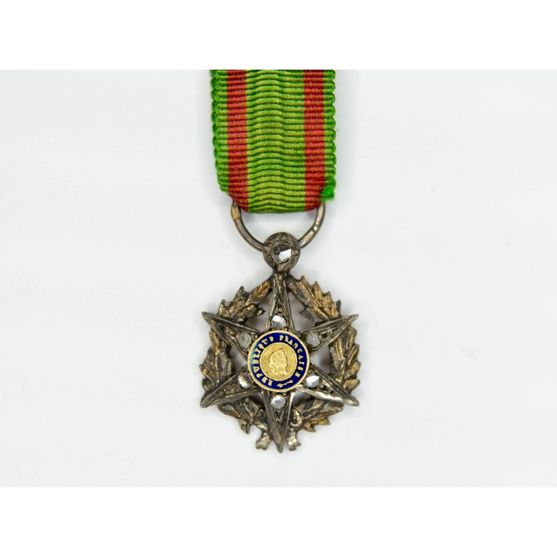 Rare médaille miniature du mérite agricole modèle de luxe avec diamants, en argent, or et émail.