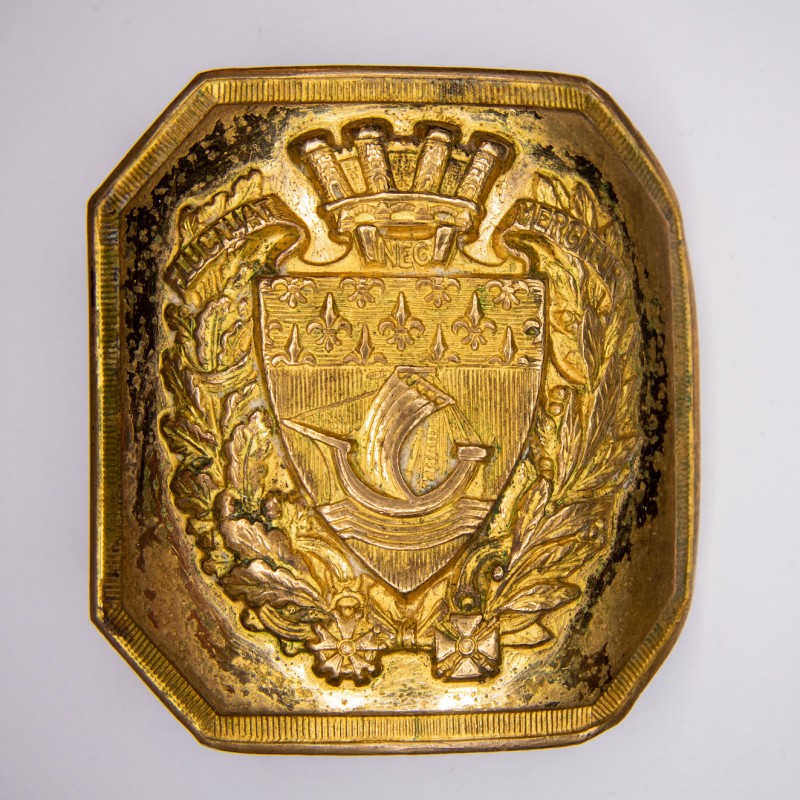 Belt plate of the city of Paris.