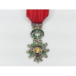 Médaille miniature de la légion d'honneur ornée de diamants, or, argent.  Dans sa boite de la maison G. LEMAITRE