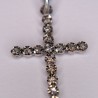 Chaîne et pendentif croix en or gris (18K) poinçon tête d'aigle sertie de petits diamants 8/8.