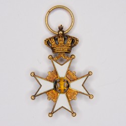 Miniature medal of the order of Vasa in gold and enamel.