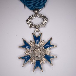 Belle médaille du mérite nationale, avec son ruban