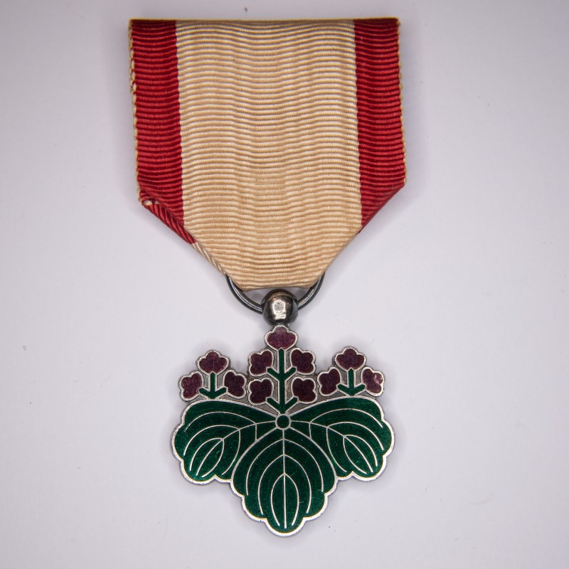 Médaille japonaise de l’ordre du Soleil Levant.