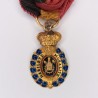 Rare et belle médaille d’officier du travail Belge en Or avec un diamant.