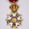 Belle médaille en demi-taille, d'officier de la légion d’honneur en or, 1er Empire, 4eme type, modifié sous la restauration.