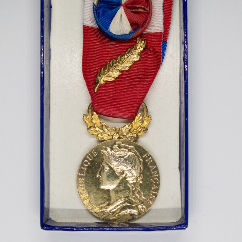 Médaille d'or du mérite personnalisée en métal doré récompense sportive