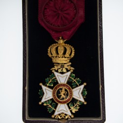 Médaille d’officier de l’ordre de Léopold, à titre militaire. Médaille du 1er type, en or.