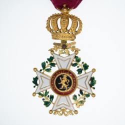 Médaille d’officier de l’ordre de Léopold, à titre militaire. Médaille du 1er type, en or.