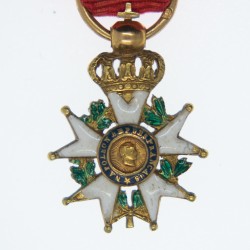 Médaille miniature de l’ordre de la légion d’honneur d’époque second empire en or.