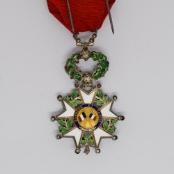 Médaille de luxe à fort relief d’officier de la légion d'honneur d'époque IIIème république avec diamants.