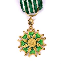 Très rare médaille miniature d’officier de l'ordre des arts et des lettres en or.