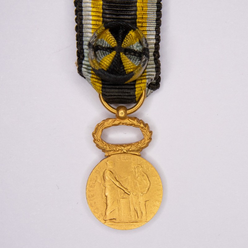 Médaille miniature d'officier de l'ordre des sociétés de secours mutuels en or.