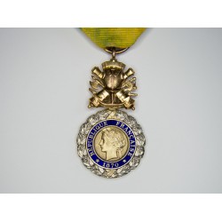 Médaille militaire avec son...