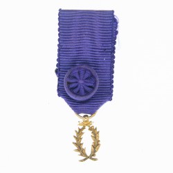 Médaille d’officier des...