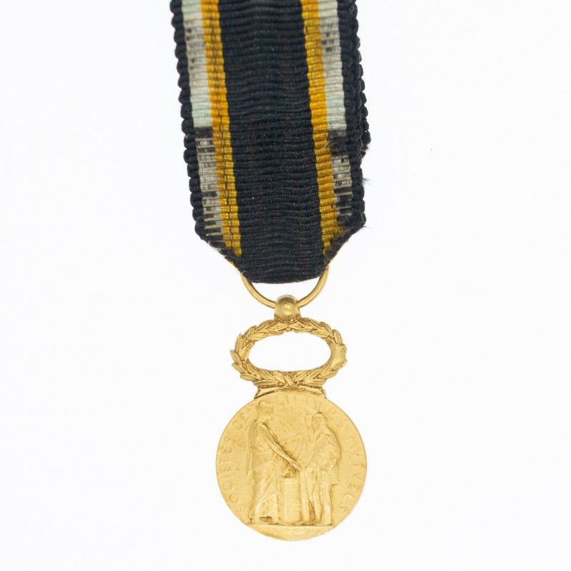 Médaille miniature des sociétés de secours mutuels en or.