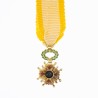 Médaille en or de l'ordre d’Isabelle la Catholique en miniature.